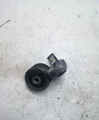 Volvo XC70 Engine mount bracket 30680750