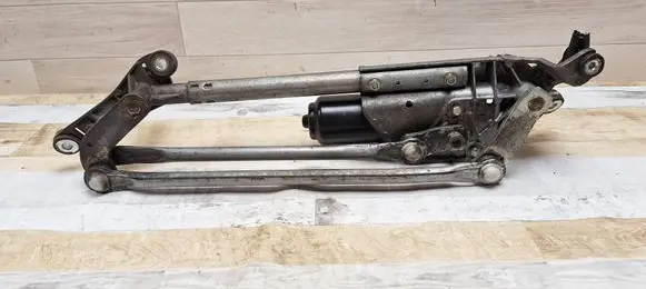 Honda FR-V Front wiper linkage and motor 32238