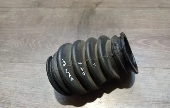 Volvo V40 Air intake hose/pipe 1059139S01