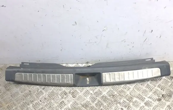 Toyota Avensis T250 Trunk/boot sill cover protection