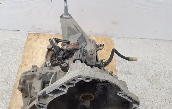 Renault Twingo III Manual 5 speed gearbox JE3006 304019019R 320100833R