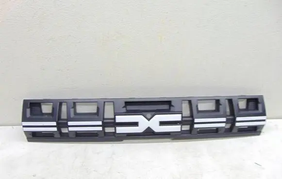 Dacia Duster III Front grill 622567432R 622565538R