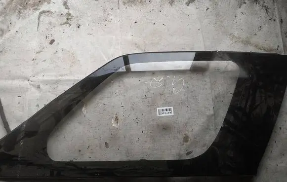 Rear side window
