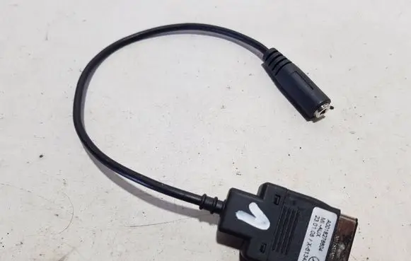 Mercedes-Benz C W204 AUX in-socket connector 0018276604DDS A0018276604