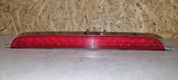 Third/center stoplight