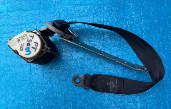 Volkswagen Transporter - Caravelle T5 Third row seat belt 7H0857816L