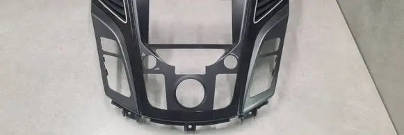 Hyundai i40 Dash center air vent grill U134293800