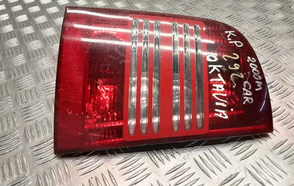 Skoda Octavia Mk1 (1U) Rear/tail lights 1U9945095A 1U9945111A