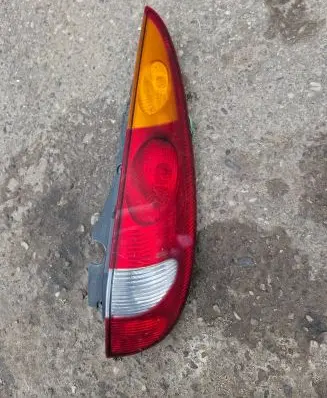 Nissan Almera Tino Rear/tail lights