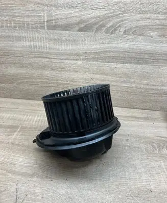 Volkswagen Golf V Heater fan/blower 1K1819015 983226W 24005331E