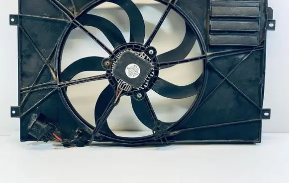 Seat Leon (1P) Radiator cooling fan shroud 1K0959455EF 1K0121203AG 1K0121205AA