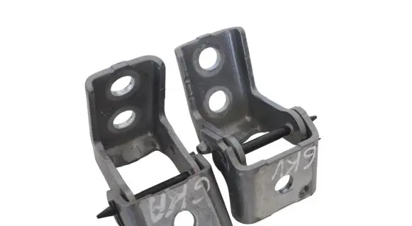 Opel Mokka B Rear door lower hinge