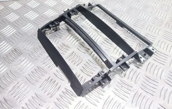 KIA Sorento Radio/GPS head unit trim 