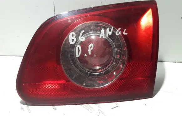 Volkswagen PASSAT B6 Tailgate rear/tail lights