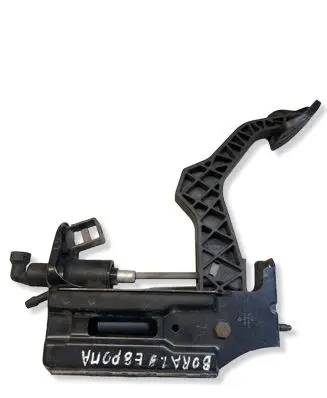 Volkswagen Bora Clutch pedal R1J1721373C