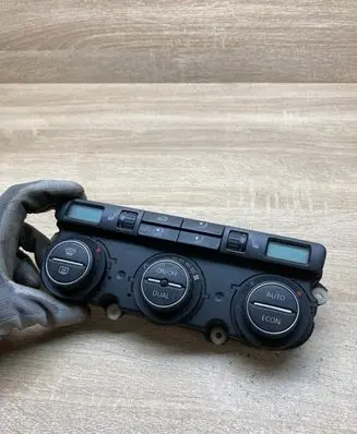 Volkswagen PASSAT B6 Climate control unit 74677532V