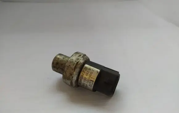 Audi A4 S4 B5 8D Air conditioning (A/C) pressure sensor 8D0959482B