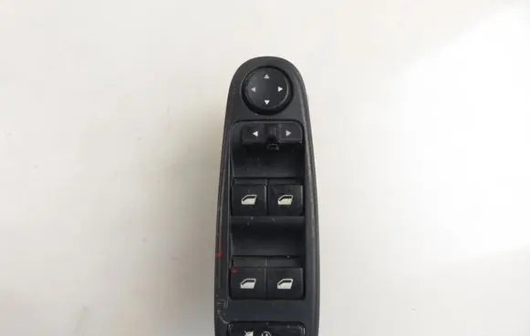 Citroen C4 I Picasso Electric window control switch 96639382ZD