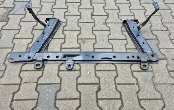 Renault Clio IV Radiator support slam panel