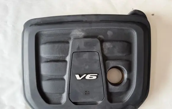 Dodge Durango Engine cover (trim) 05281383AE