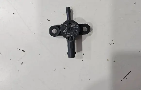 Audi Q7 4M Airbag deployment crash/impact sensor 4M0959121A