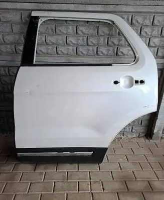 Ford Explorer V Rear door