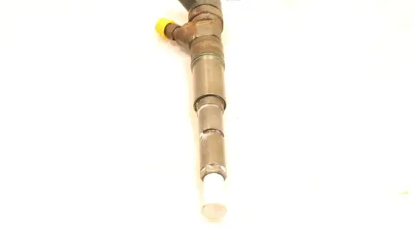 BMW 5 E39 Fuel injector 0445110047