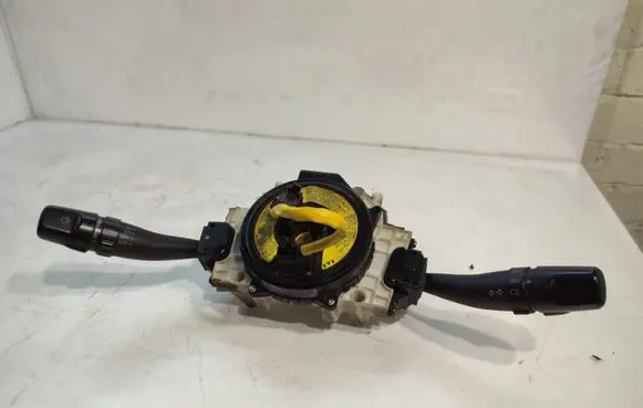 Hyundai Elantra Wiper turn signal indicator stalk/switch
