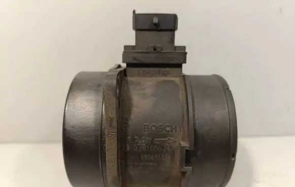 Jeep Grand Cherokee Mass air flow meter 68069532AA