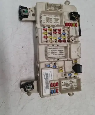 Ford Focus Fuse module 8M5T14014 7M5T14A073 F0283C