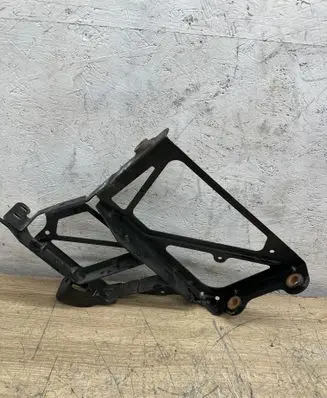 Audi A7 S7 4G Radiator mount bracket 4G8121261A