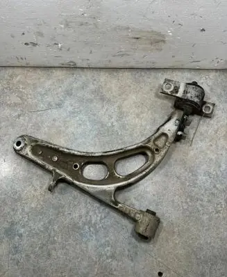 Subaru Impreza II Front control arm 20202FE311 20202FE310