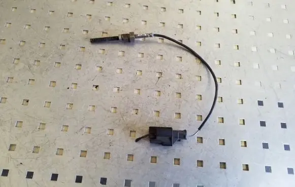 Volvo S80 Exhaust gas temperature sensor 30713739A 6G9N12B591FA