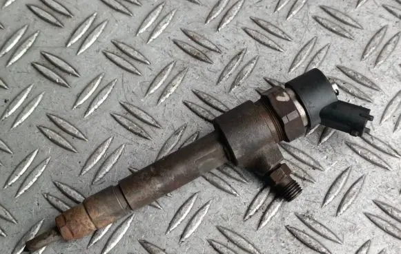 Alfa Romeo 147 Fuel injector 0445110119