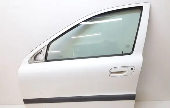 Volvo V70 Front door