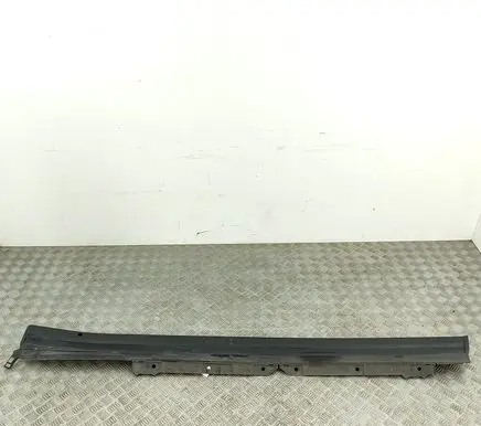 Toyota bZ4X Sill 7585042040