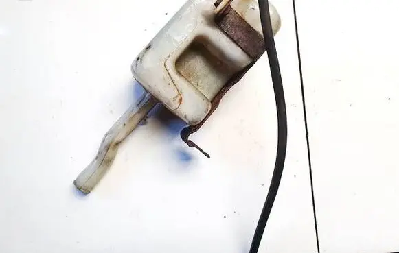 KIA Sephia Windshield washer fluid reservoir/tank k24a15350