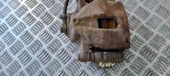 Toyota Auris 150 Front brake caliper