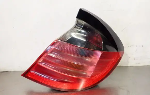 Mercedes-Benz C W203 Rear/tail lights A2030200664