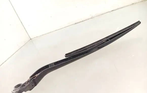 Toyota Auris 150 Rear wiper blade arm