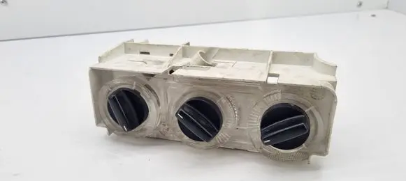 BMW 3 E36 Climate control unit 8360456 61318360456