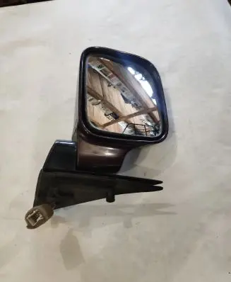 Isuzu Trooper Front door electric wing mirror