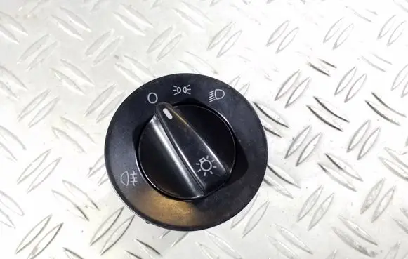 Volkswagen Golf IV Light switch 1C0941531 04052030