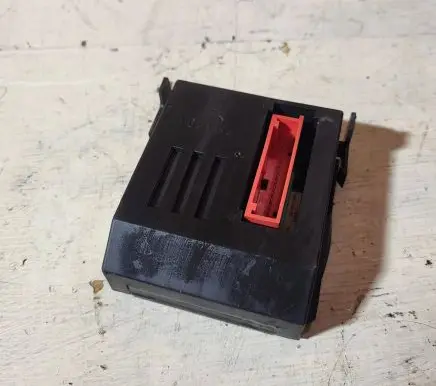 Nissan Primera Comfort/convenience module F011017040