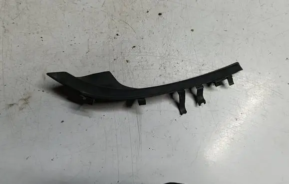 Nissan Note (E12) Windshield trim 668953VV0A 668953VV0AL
