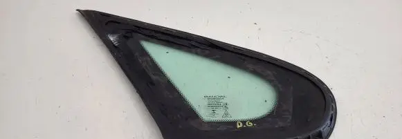 Jaguar XE Rear windscreen/windshield window 43R011582 E000199 DOT682AS2M3240