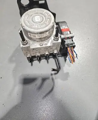 Volkswagen Golf VII ABS Pump 5Q0614517AA 10022003744 00121002200374