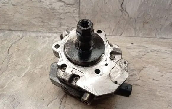 BMW 3 E46 Fuel injection high pressure pump 7788670 0445010045