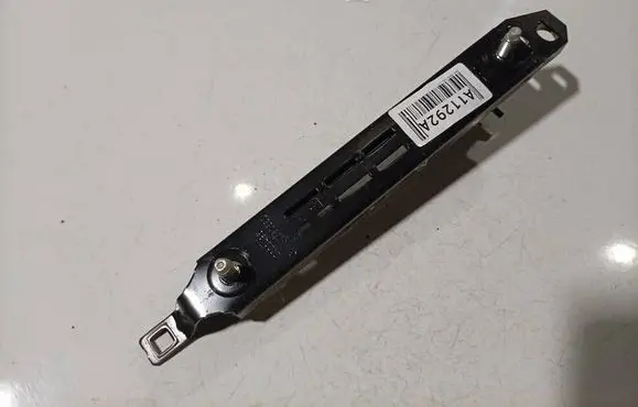 Opel Astra G Seat belt adjustment rail 0560650 090560650