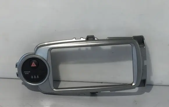 Toyota Yaris Radio/GPS head unit trim 554050D420